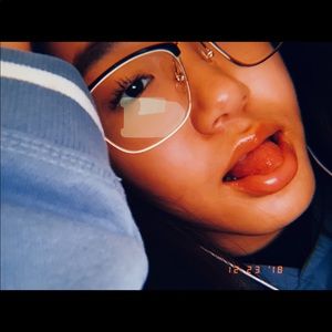 Meet your Posher, Tina